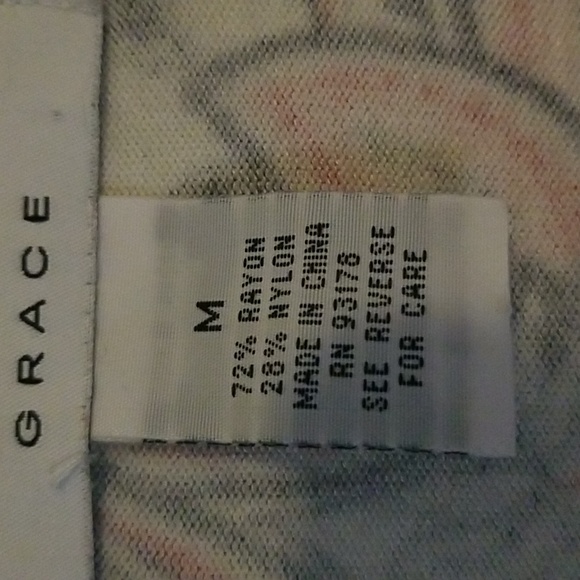 Pretty Red Black White fitted cardigan - Picture 5 of 7